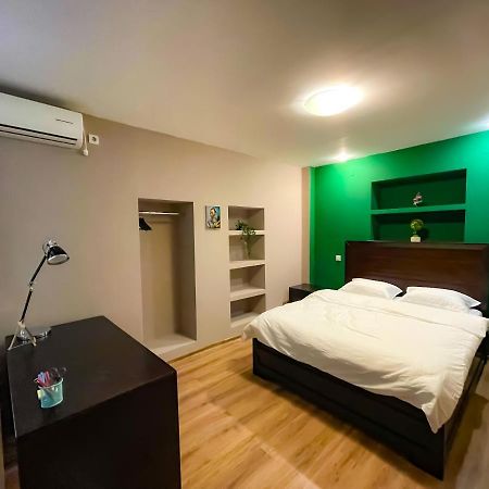 Cool Flat With Hot Tub In The Old Town Apartment Bucharest Luaran gambar