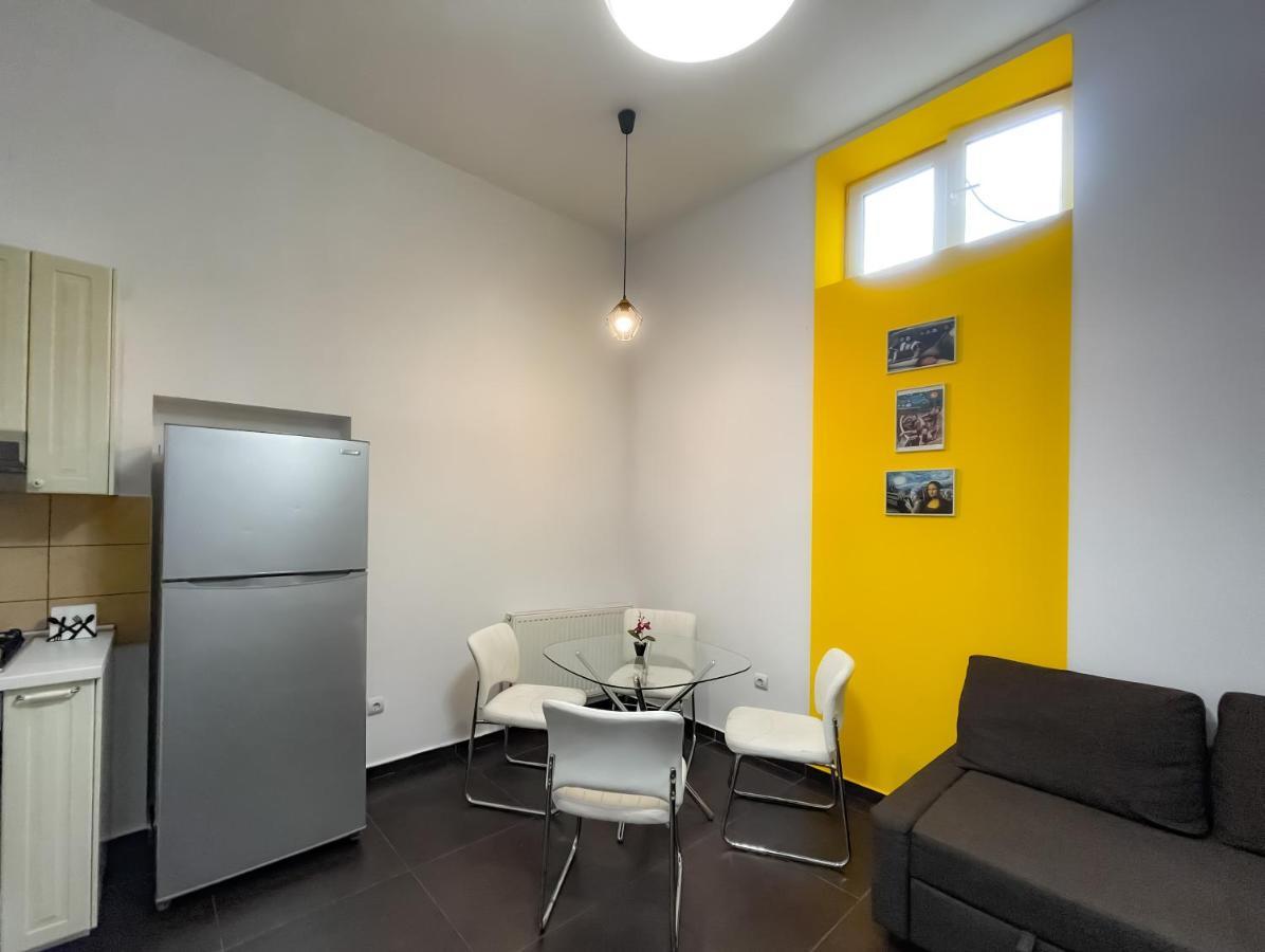 Cool Flat With Hot Tub In The Old Town Apartment Bucharest Luaran gambar