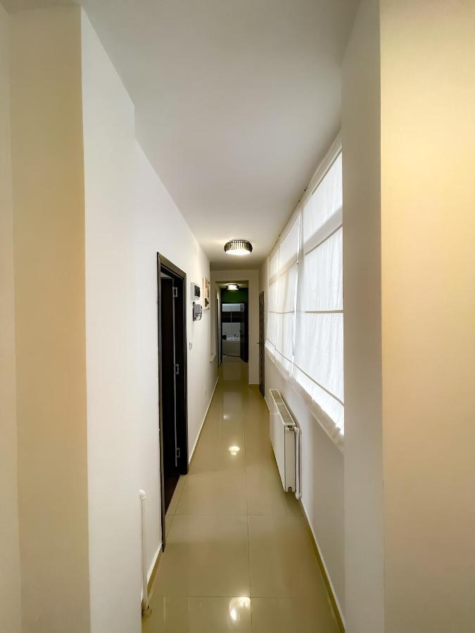 Cool Flat With Hot Tub In The Old Town Apartment Bucharest Luaran gambar