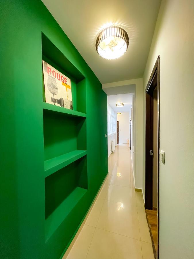 Cool Flat With Hot Tub In The Old Town Apartment Bucharest Luaran gambar